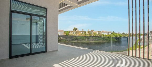 4 bedrooms Villa in Jumeirah Park, UAE No. 30541 3