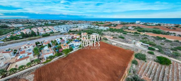 Дом с 4 спальнями в Паралимни, Кипр № 23919 7