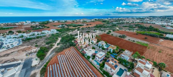 Дом с 4 спальнями в Паралимни, Кипр № 23919 3