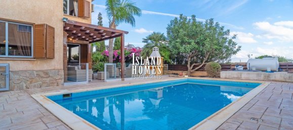 Дом с 4 спальнями в Паралимни, Кипр № 23919 12