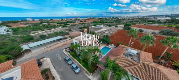 Дом с 4 спальнями в Паралимни, Кипр № 23919 18