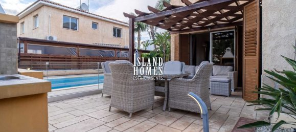 Дом с 4 спальнями в Паралимни, Кипр № 23919 20