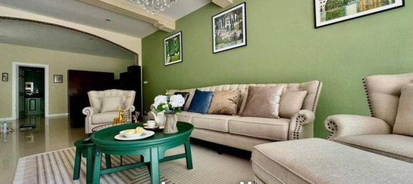 4 bedrooms Villa in Pattaya, Thailand No. 24497 3