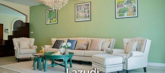 4 bedrooms Villa in Pattaya, Thailand No. 24497 2