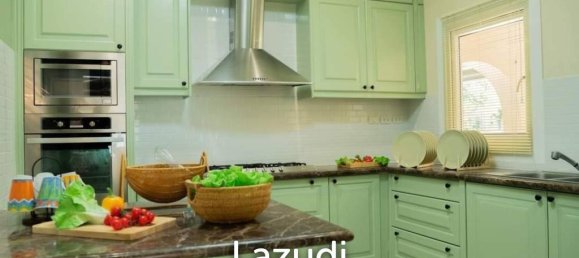 4 bedrooms Villa in Pattaya, Thailand No. 24497 10