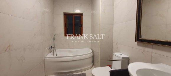 3 غرف نوم طابقين في Swieqi, Malta رقم 7629 9