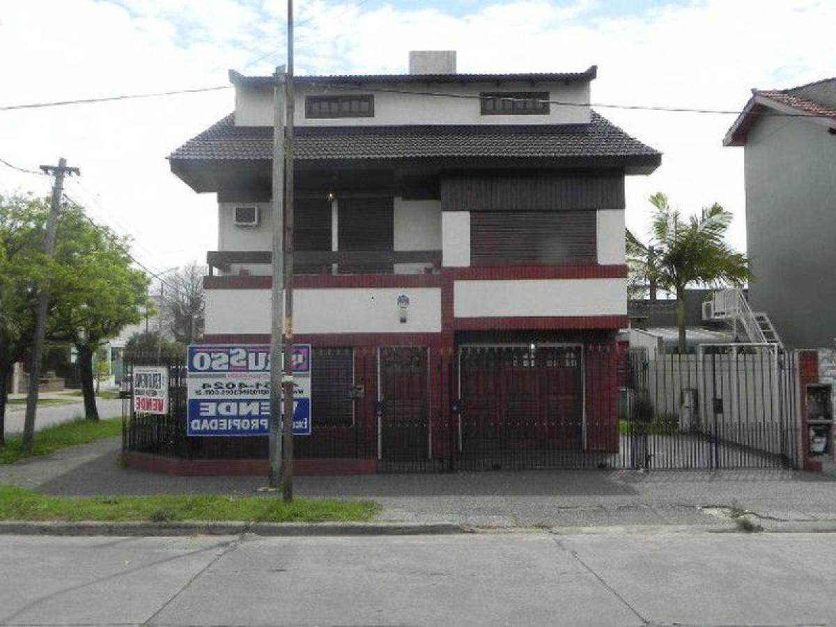 4 bedrooms House in Bermudez, Argentina No. 7886