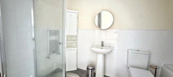 3 bedrooms Bungalow in Rainham, United Kingdom No. 4831 9