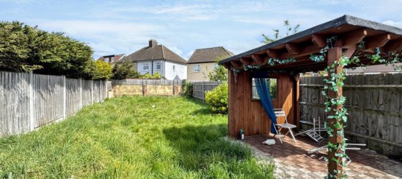 3 bedrooms Bungalow in Rainham, United Kingdom No. 4831 10