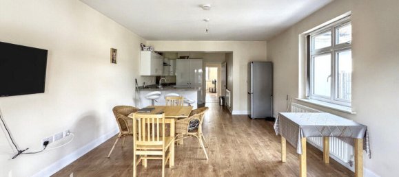 3 bedrooms Bungalow in Rainham, United Kingdom No. 4831 4