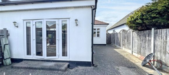 3 bedrooms Bungalow in Rainham, United Kingdom No. 4831 12