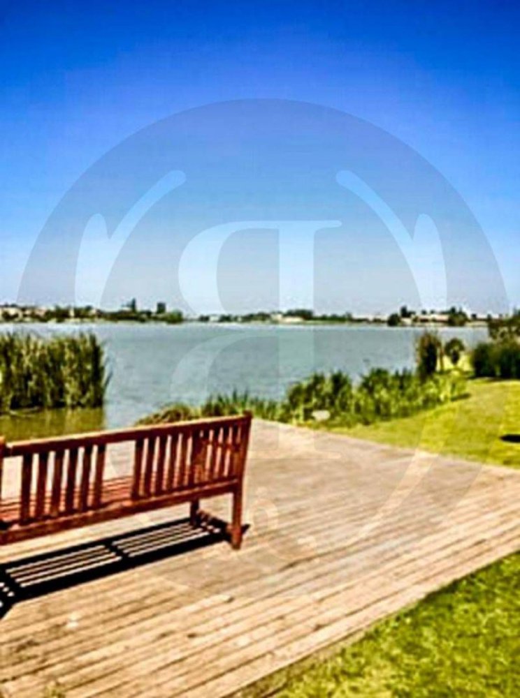 4 bedrooms House in Tigre, Argentina No. 2947