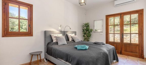 4 bedrooms Villa in Puntiro, Spain No. 14115 10