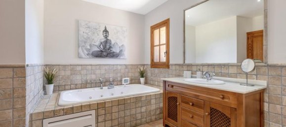 4 bedrooms Villa in Puntiro, Spain No. 14115 8