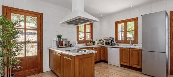 4 bedrooms Villa in Puntiro, Spain No. 14115 6