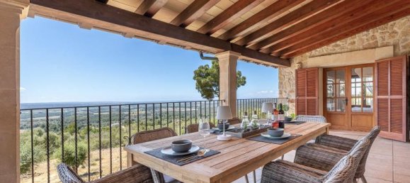 4 bedrooms Villa in Puntiro, Spain No. 14115 5