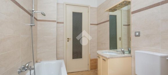 2 Schlafzimmer Wohnung in Turin, Italy, Nr. 54385 18