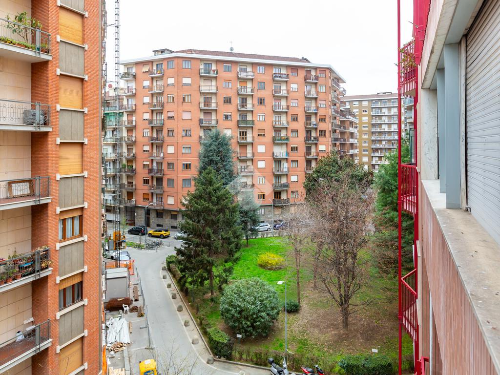 2 Schlafzimmer Wohnung in Turin, Italy, Nr. 54385