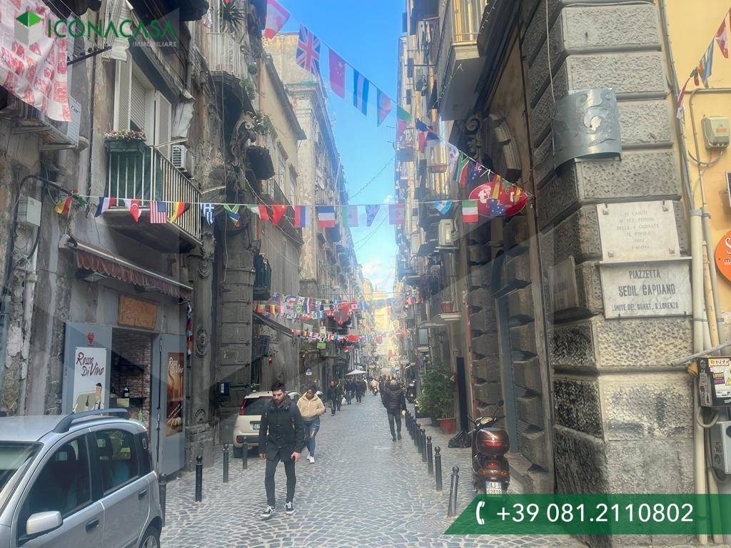 Propiedad comercial de 2 habitaciónes en Naples, Italy No. 20186