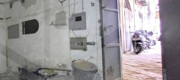 Propiedad comercial de 2 habitaciónes en Naples, Italy No. 20186 15