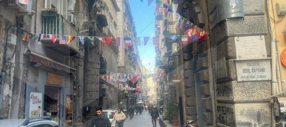 Propiedad comercial de 2 habitaciónes en Naples, Italy No. 20186 4