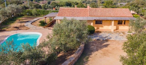 4 bedrooms Villa in Olbia, Italy No. 58727 16