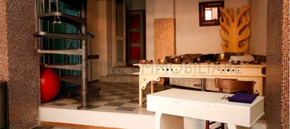 3 rooms Office in Carrara, Italy No. 76096 4