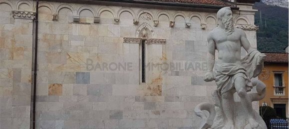 3 rooms Office in Carrara, Italy No. 76096 16