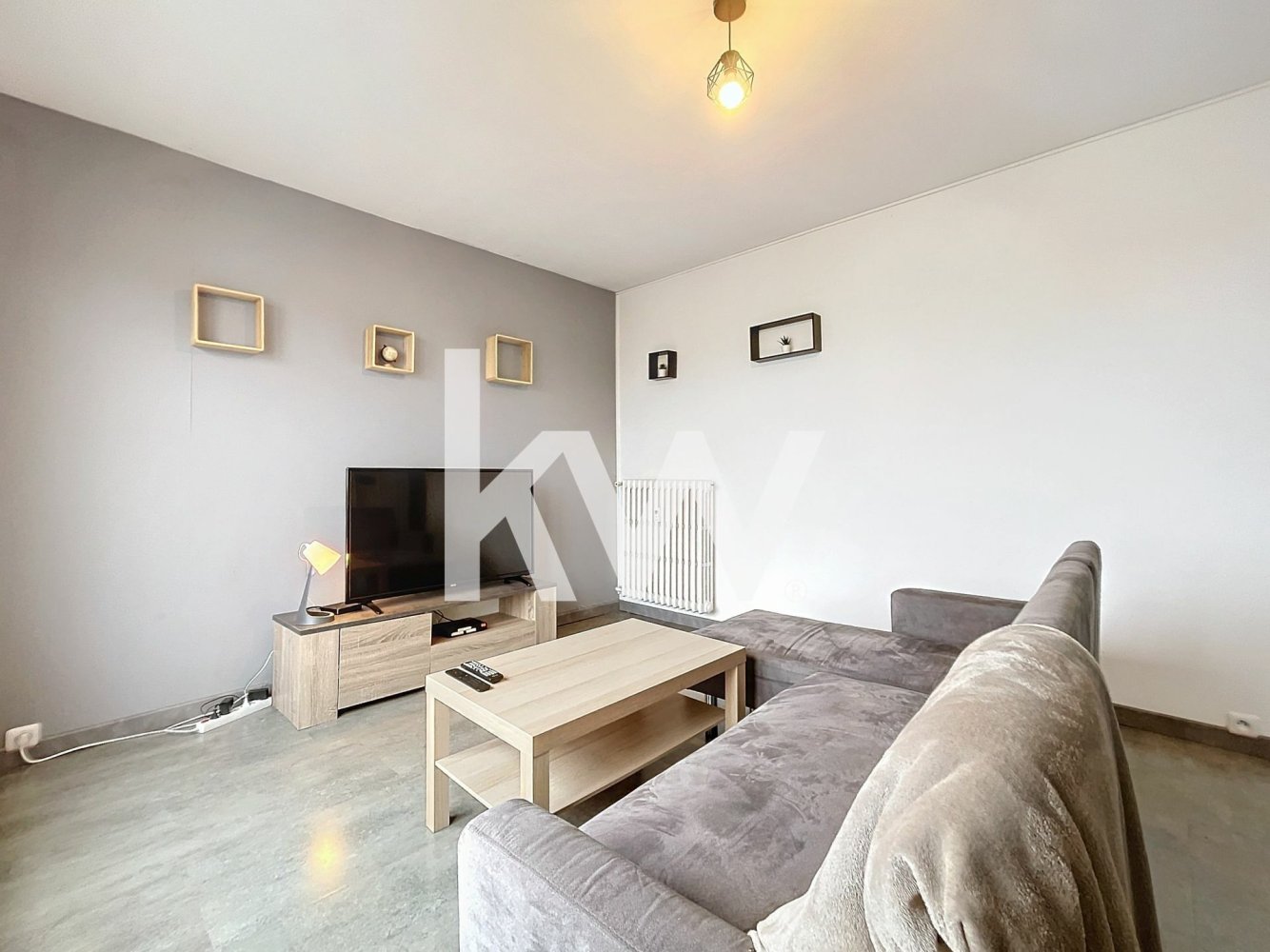 3 bedrooms Apartment in Reims, France No. 42948