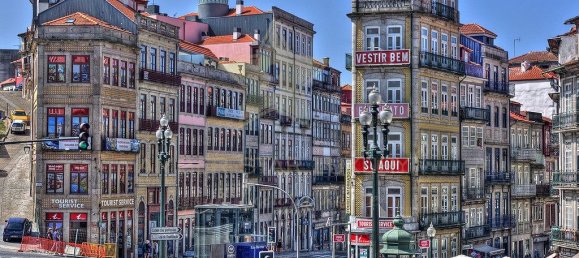 9 bedrooms Building in Porto, Portugal No. 114003 4