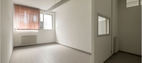 1050m² Commercial property in Varese, Italy No. 279244 13