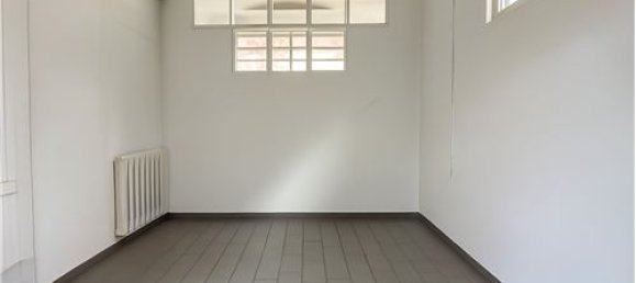 1050m² Commercial property in Varese, Italy No. 279244 11