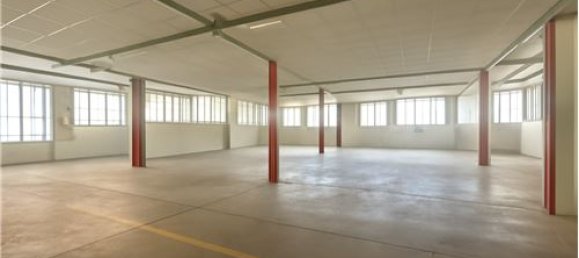 1050m² Commercial property in Varese, Italy No. 279244 7