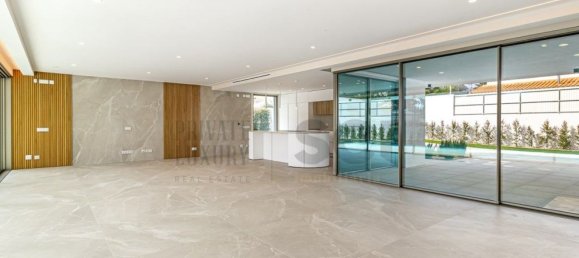 5 Schlafzimmer Haus in Corroios, Portugal, Nr. 107058 9