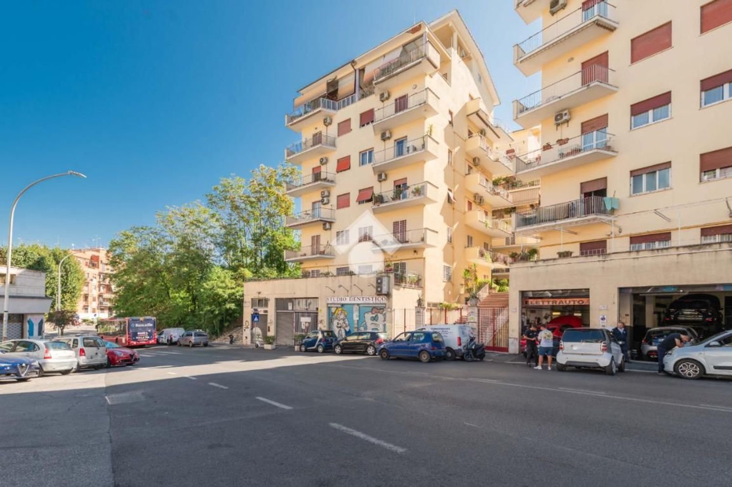 2 bedrooms Apartment in Rome, Italy No. 400089