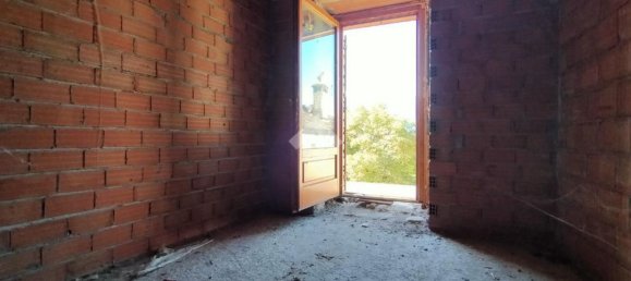 3 bedrooms House in Aosta, Italy No. 362421 10