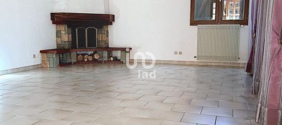 4 bedrooms House in Bourges, France No. 246004 7