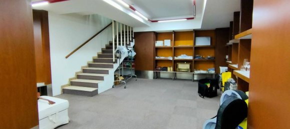 3 rooms Commercial property in Udine, Italy No. 111414 36