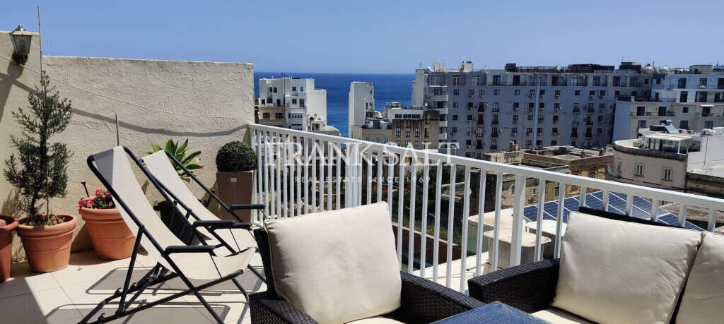 2 bedrooms Penthouse in Saint Julian's, Malta No. 7193