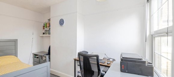 3 bedrooms House in Watford, United Kingdom No. 6049 5