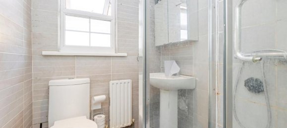 3 bedrooms House in Watford, United Kingdom No. 6049 12