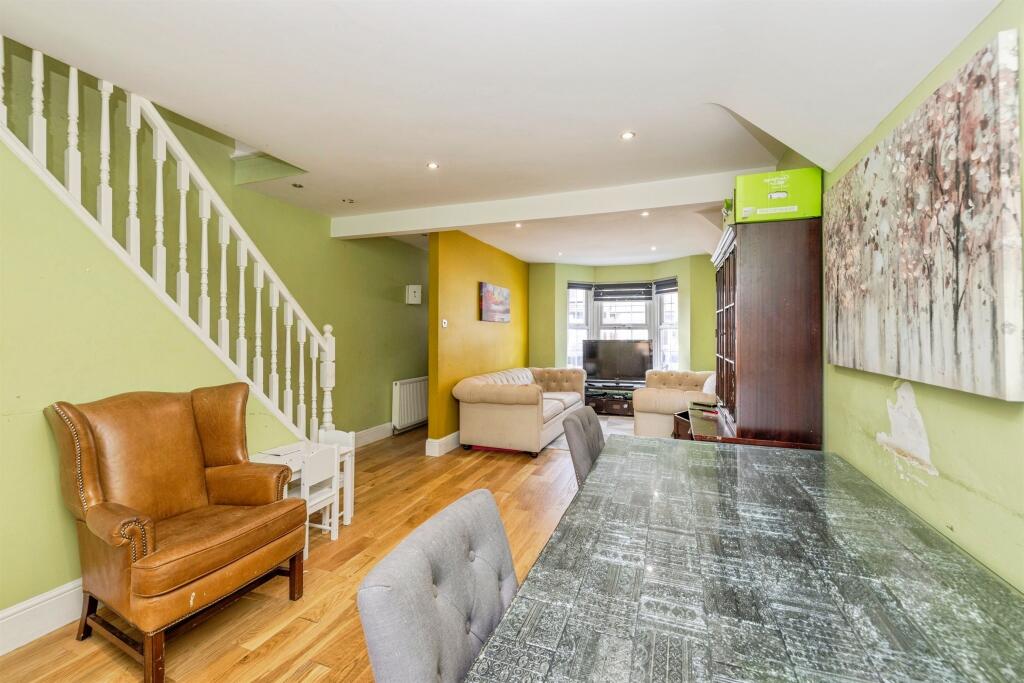 3 bedrooms House in Watford, United Kingdom No. 6049