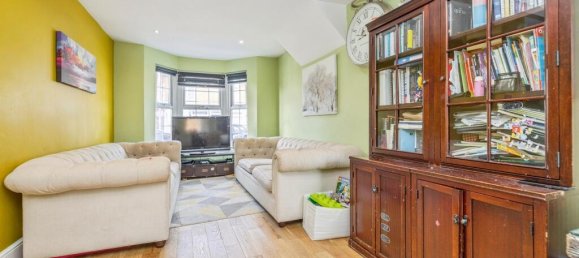 3 bedrooms House in Watford, United Kingdom No. 6049 2