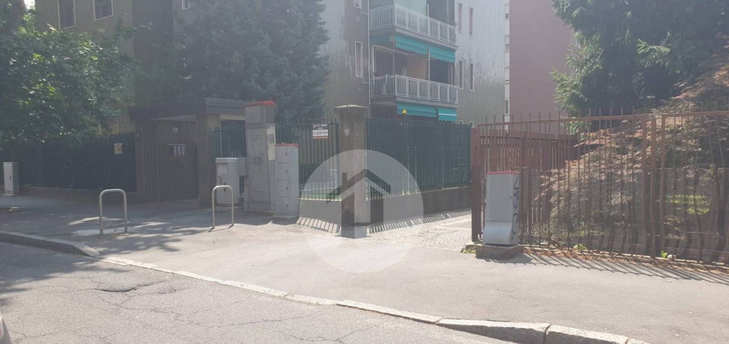 Entrepôt à Cinisello Balsamo, Italy 139m² No. 261886