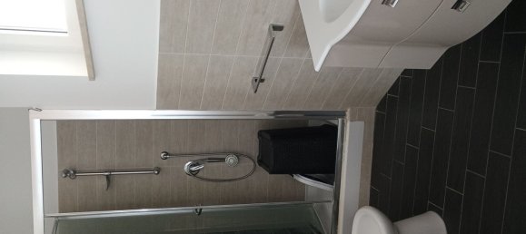 3-salle Appartement à Cisterna di Latina, Italy No. 49074 10