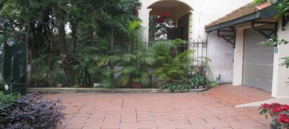 Villa de 4 dormitorios en Tay Ho, Vietnam No. 6698 4