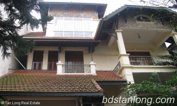 Villa de 4 dormitorios en Tay Ho, Vietnam No. 6698
