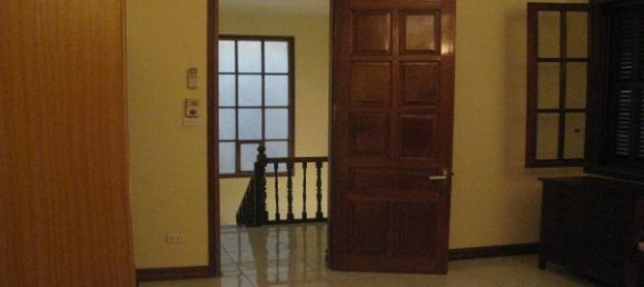 Villa de 4 dormitorios en Tay Ho, Vietnam No. 6698 10