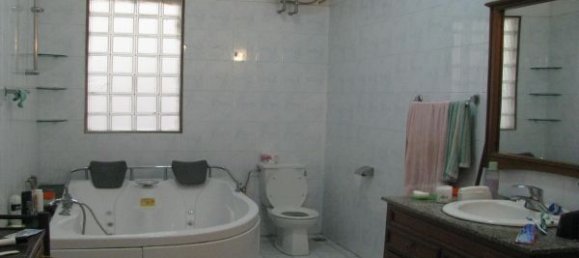 Villa de 4 dormitorios en Tay Ho, Vietnam No. 6698 7