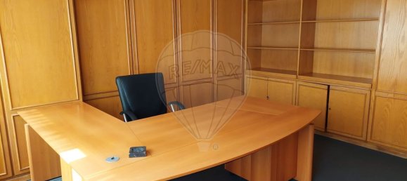 268m² Office in Lisbon, Portugal No. 181325 3